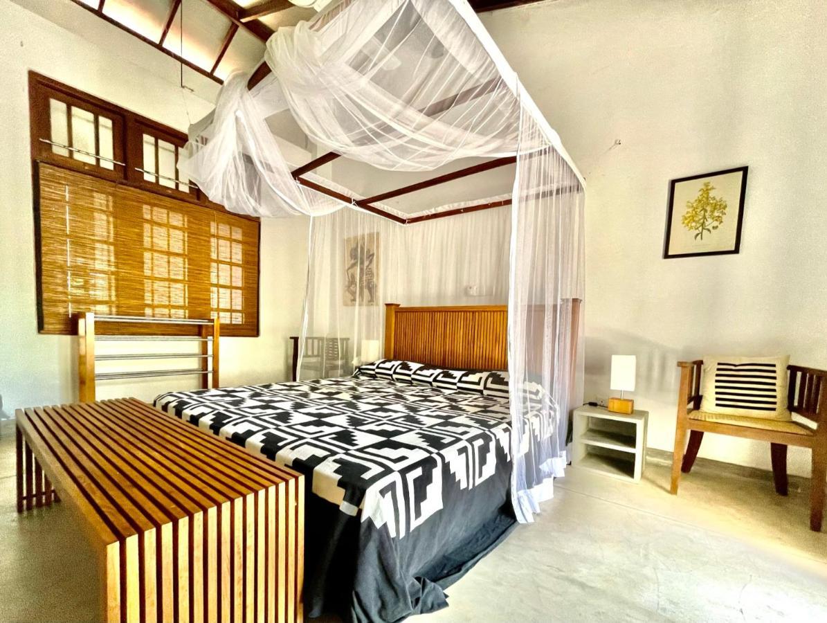 Isana Beach House Tangalle Bagian luar foto