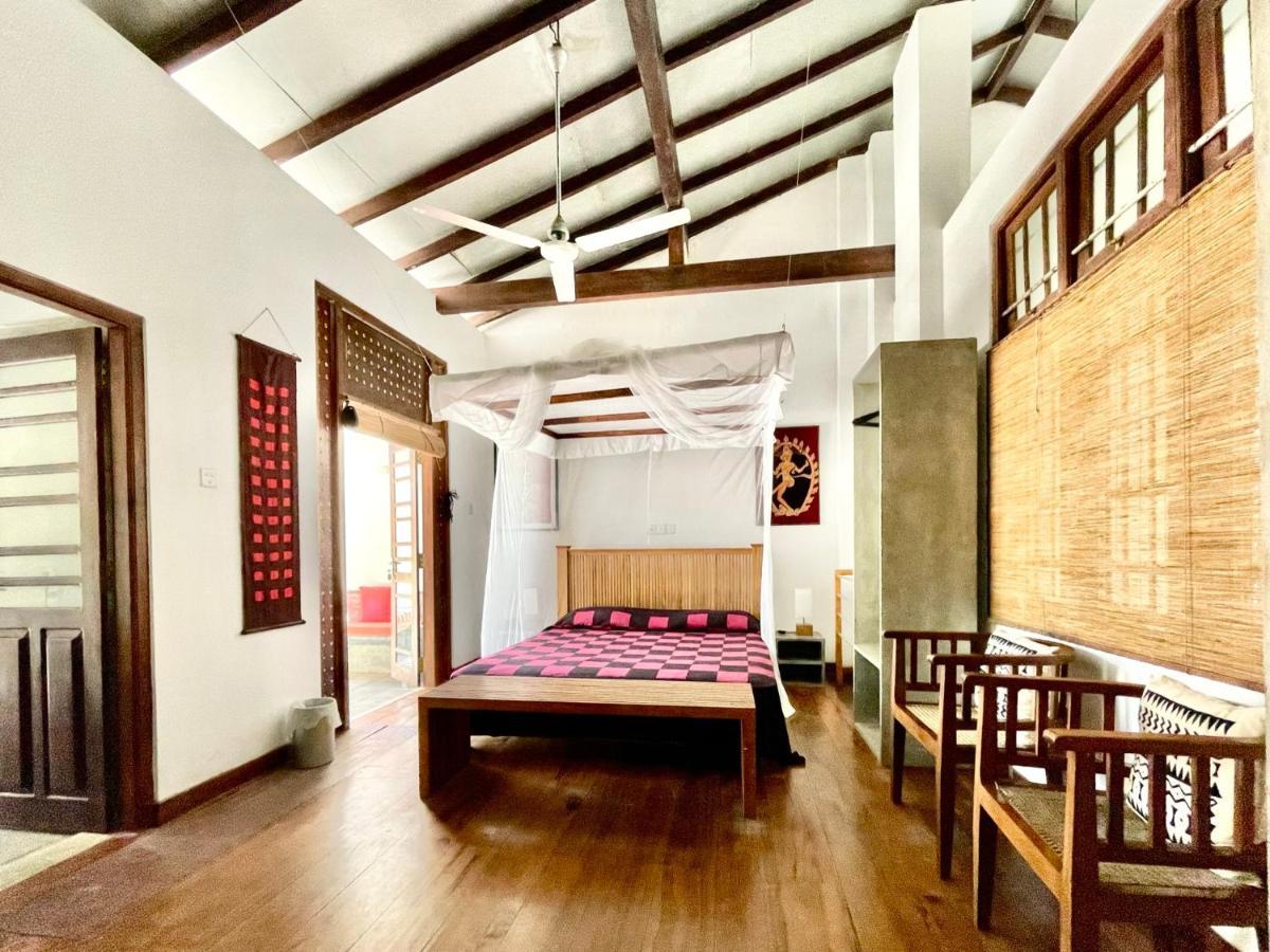 Isana Beach House Tangalle Bagian luar foto