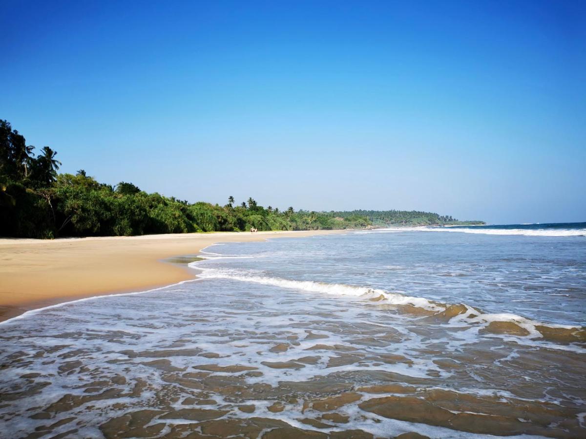 Isana Beach House Tangalle Bagian luar foto
