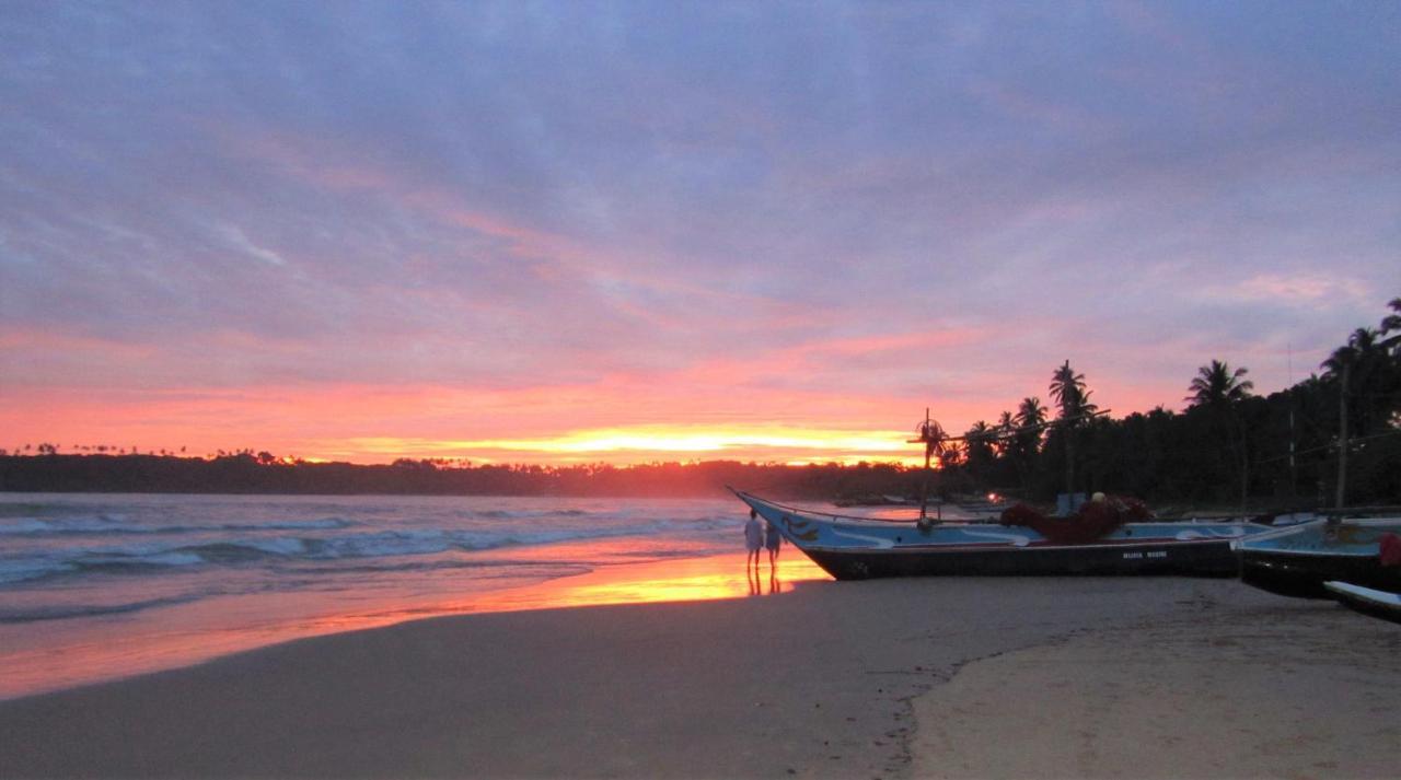 Isana Beach House Tangalle Bagian luar foto