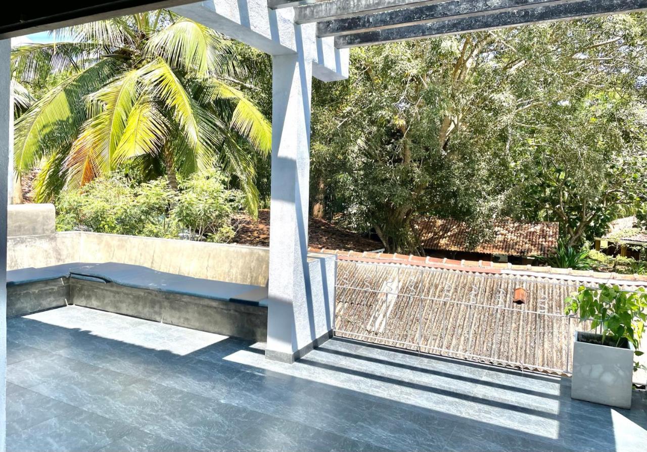 Isana Beach House Tangalle Bagian luar foto