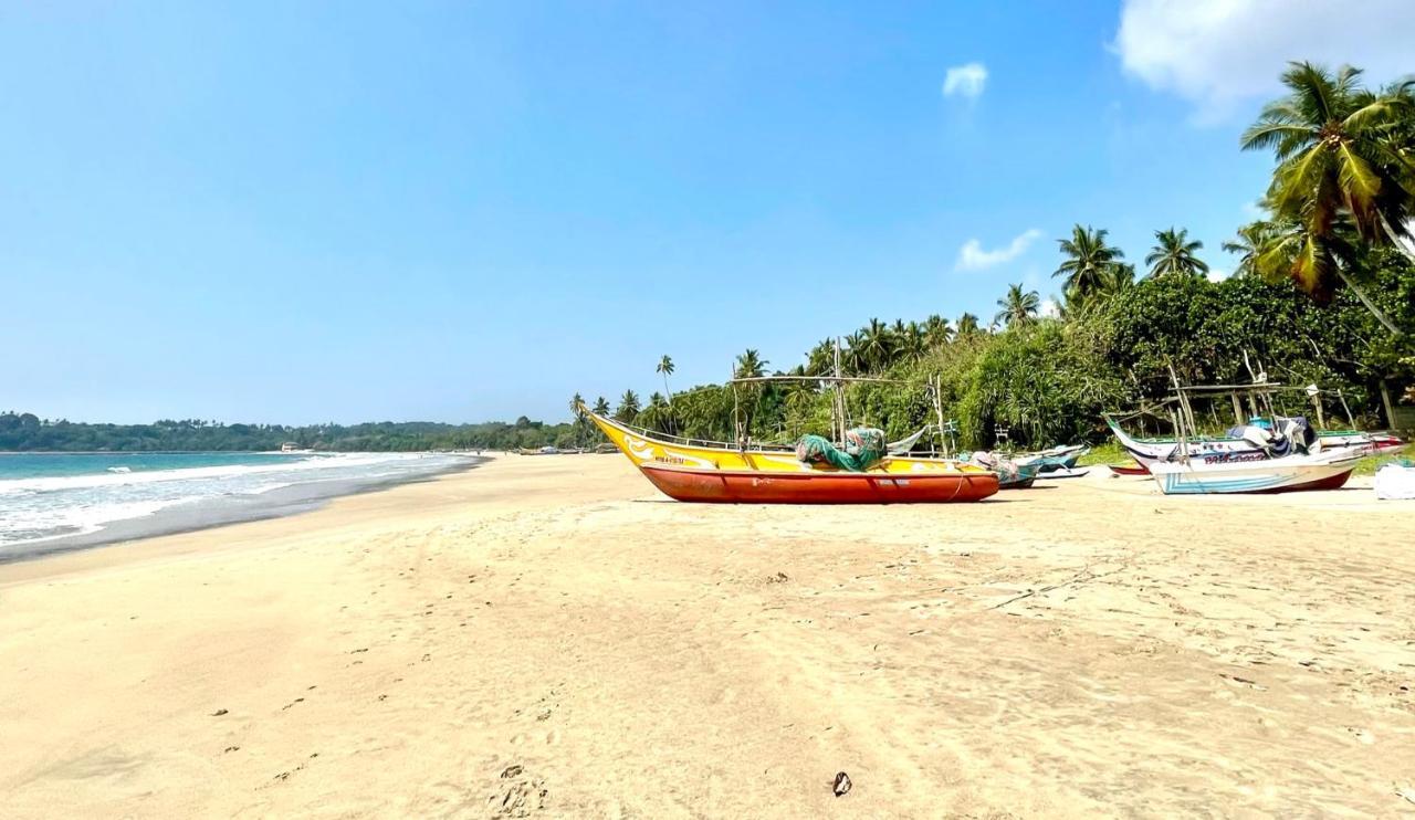 Isana Beach House Tangalle Bagian luar foto