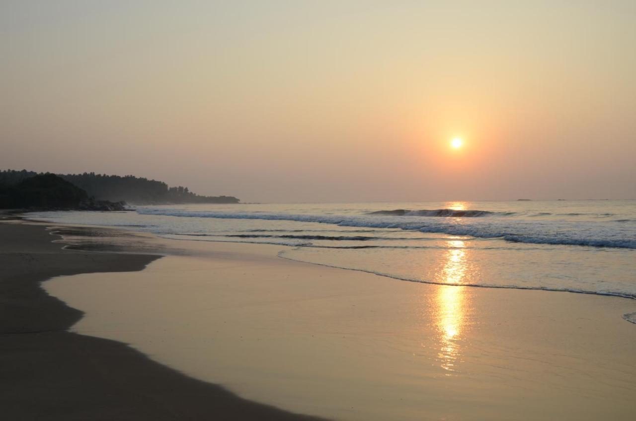 Isana Beach House Tangalle Bagian luar foto
